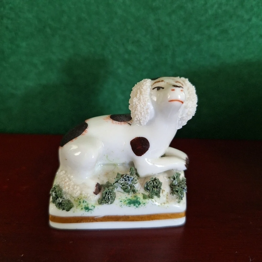 CHELSEA STAFFORDSHIRE PORCELAIN SPANIEL